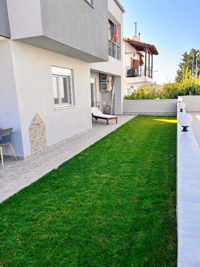 Three Cats Apartment Никити Экстерьер фото